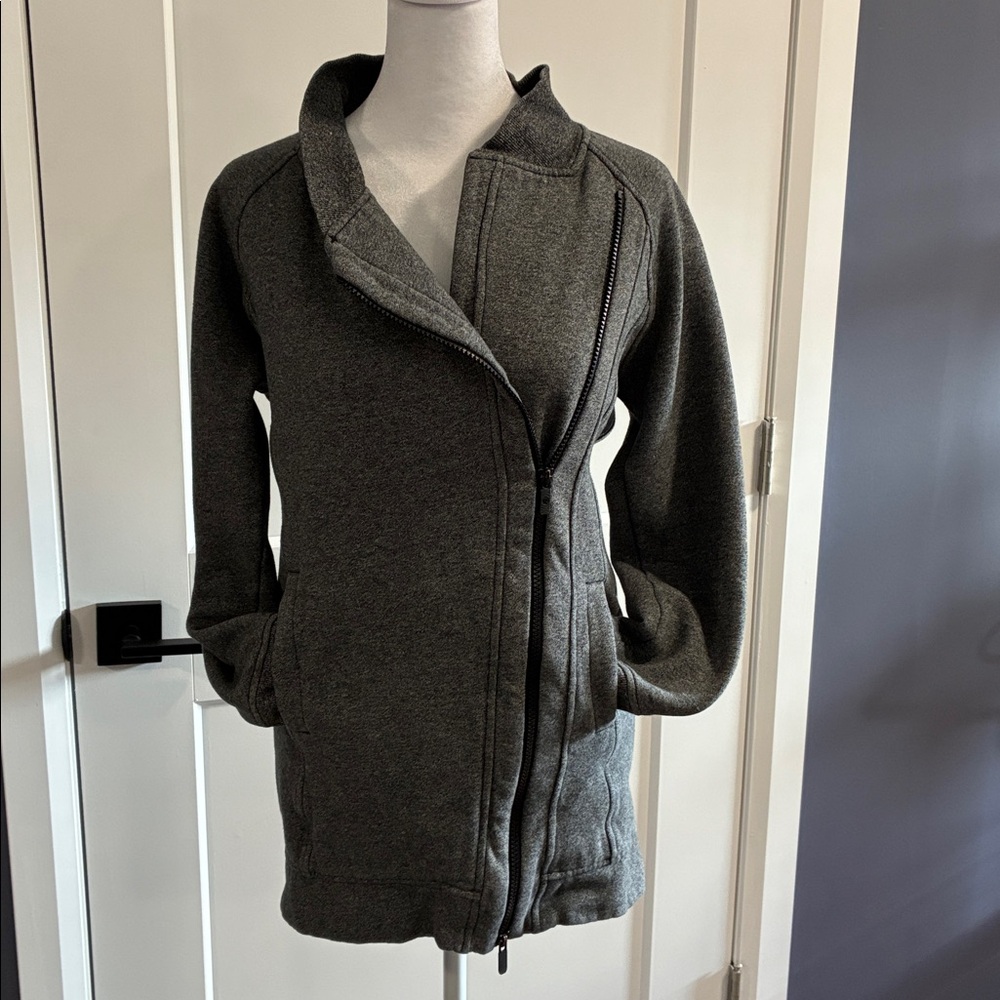 Lululemon grey zip-up jacket - small - Picture 5 of 7